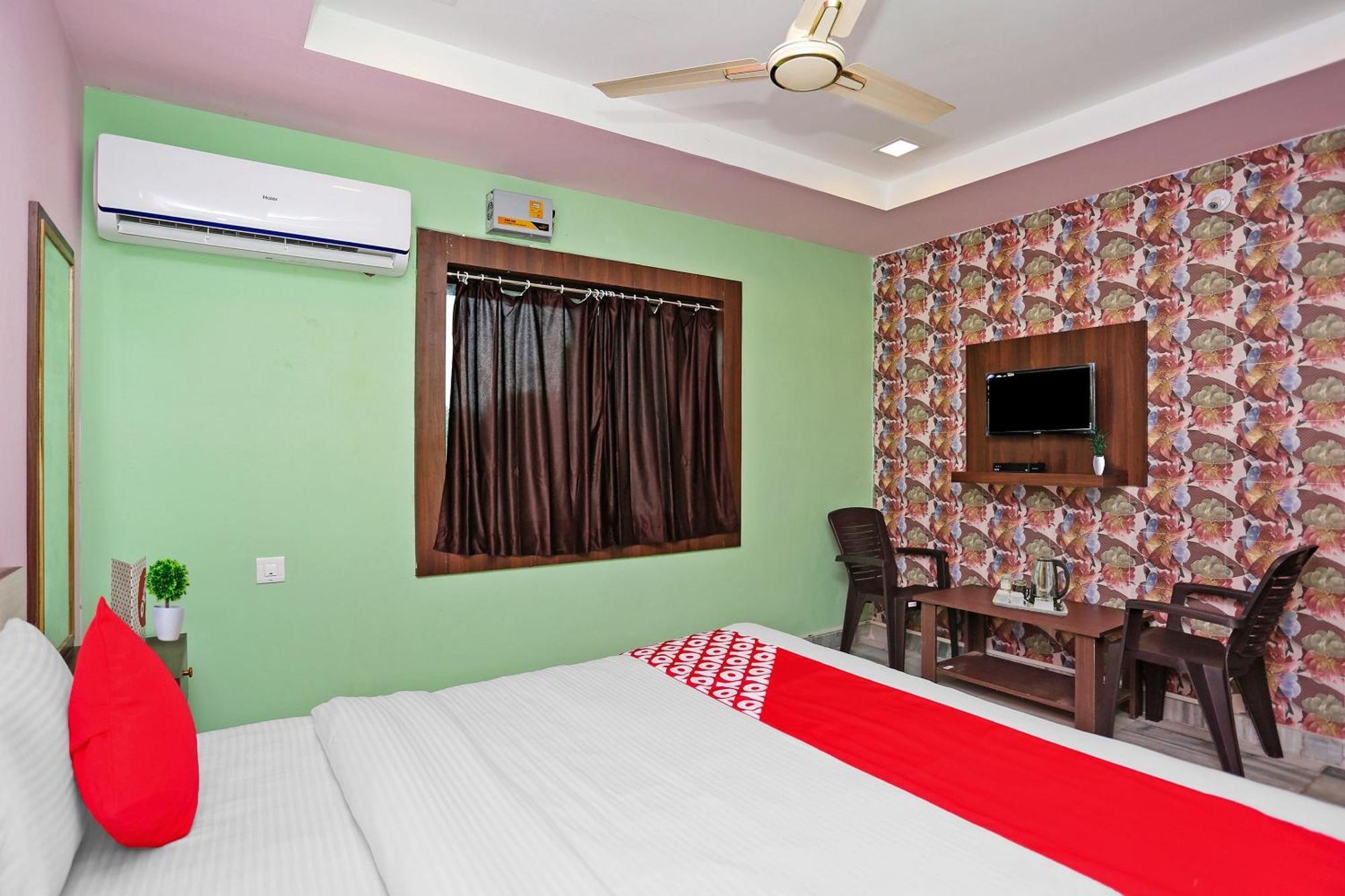 Super Collection O Aryan Hotel Khandagiri Exterior photo