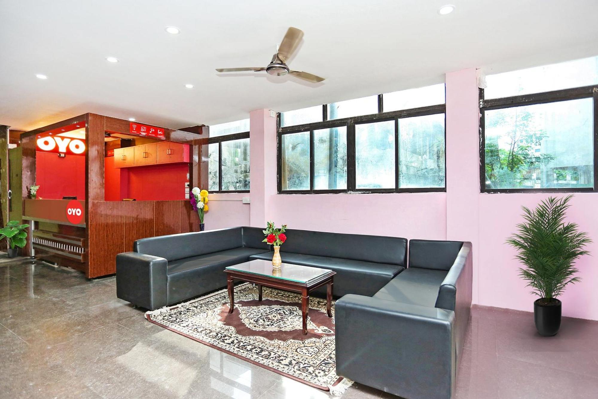 Super Collection O Aryan Hotel Khandagiri Exterior photo